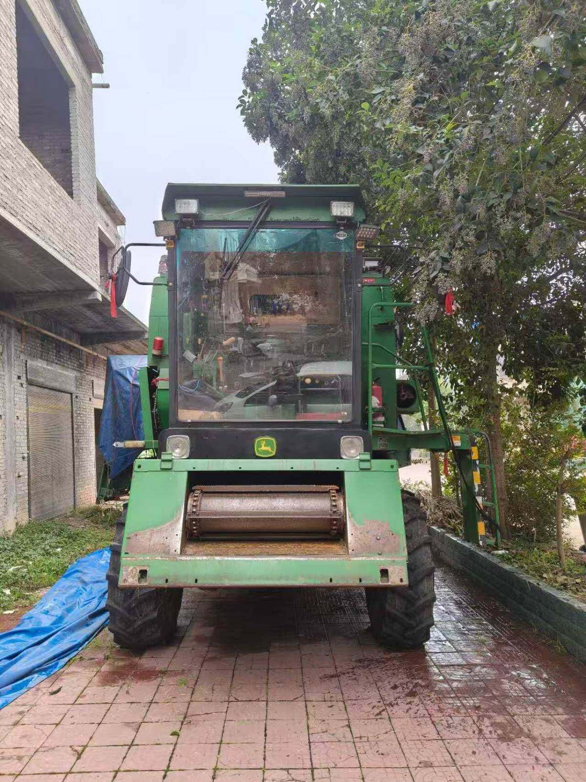 约翰迪尔W80收割机