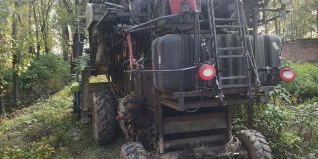 中联重科谷王TK100MAX纵轴流谷物联合收割机