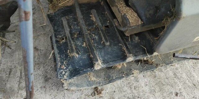 久保田4LBZ-172B(PRO888GM)半喂入履带式收割机