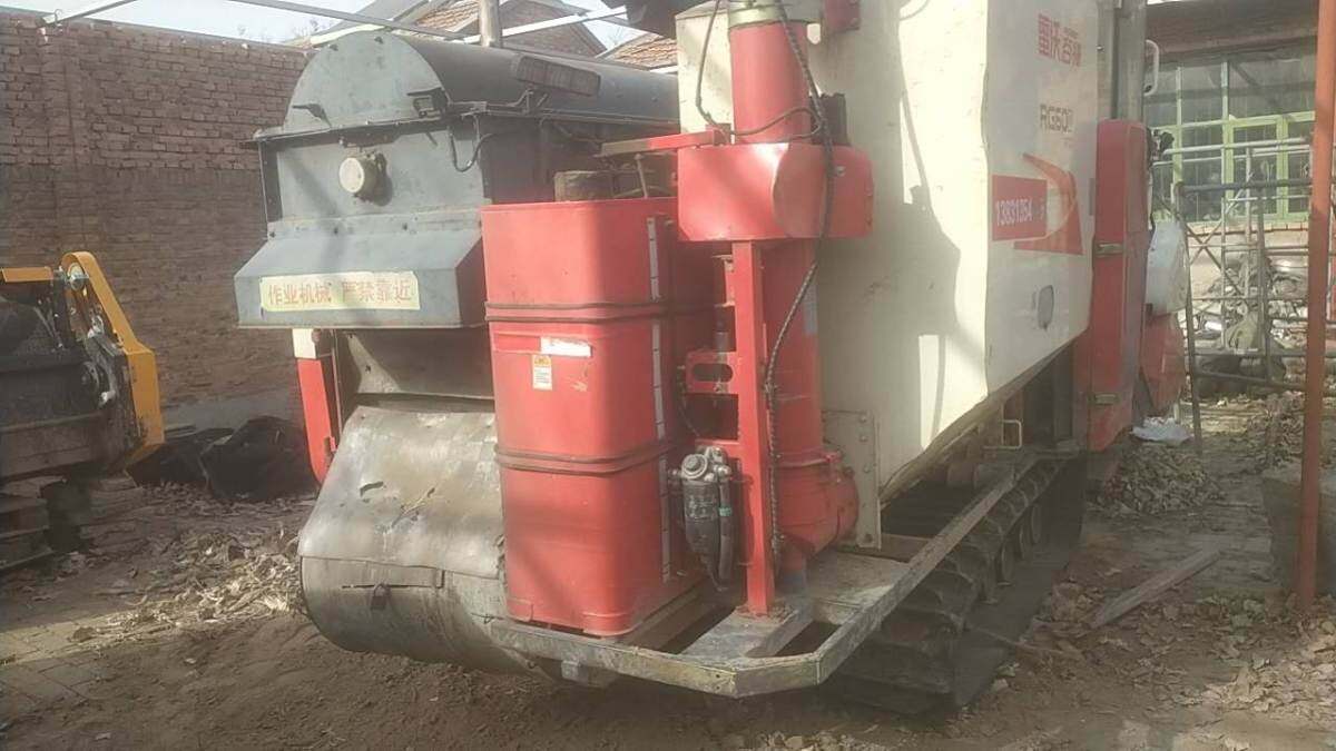 雷沃RG60履带收割机