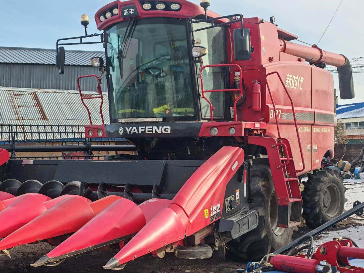 纽艾格新时代8177轮式收割机