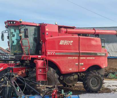 纽艾格新时代8177轮式收割机