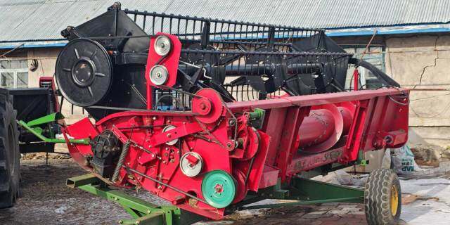 纽艾格新时代8177轮式收割机