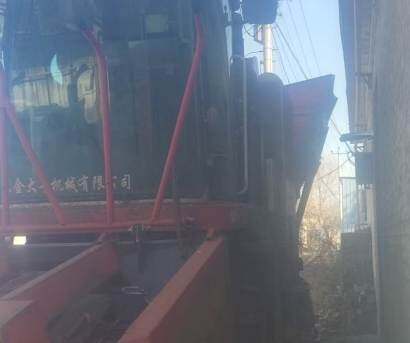 金大丰四行玉米收割机