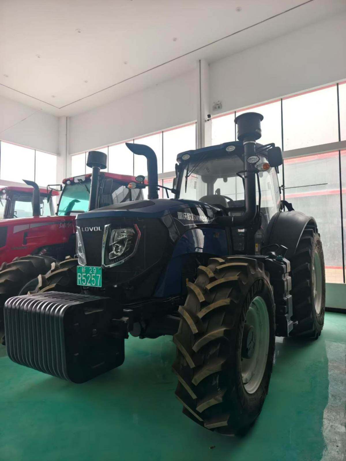 雷沃欧豹MW2304-6(G4)拖拉机