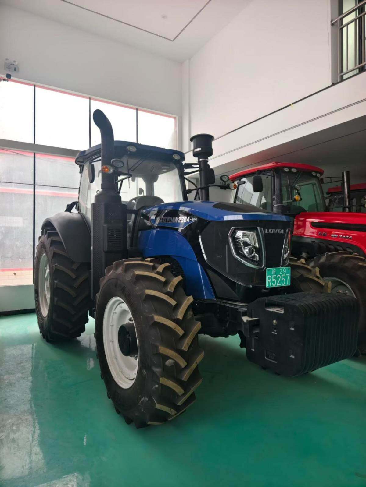 雷沃欧豹MW2304-6(G4)拖拉机