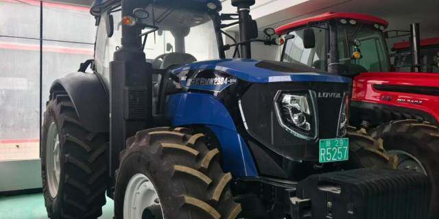 雷沃欧豹MW2304-6(G4)拖拉机