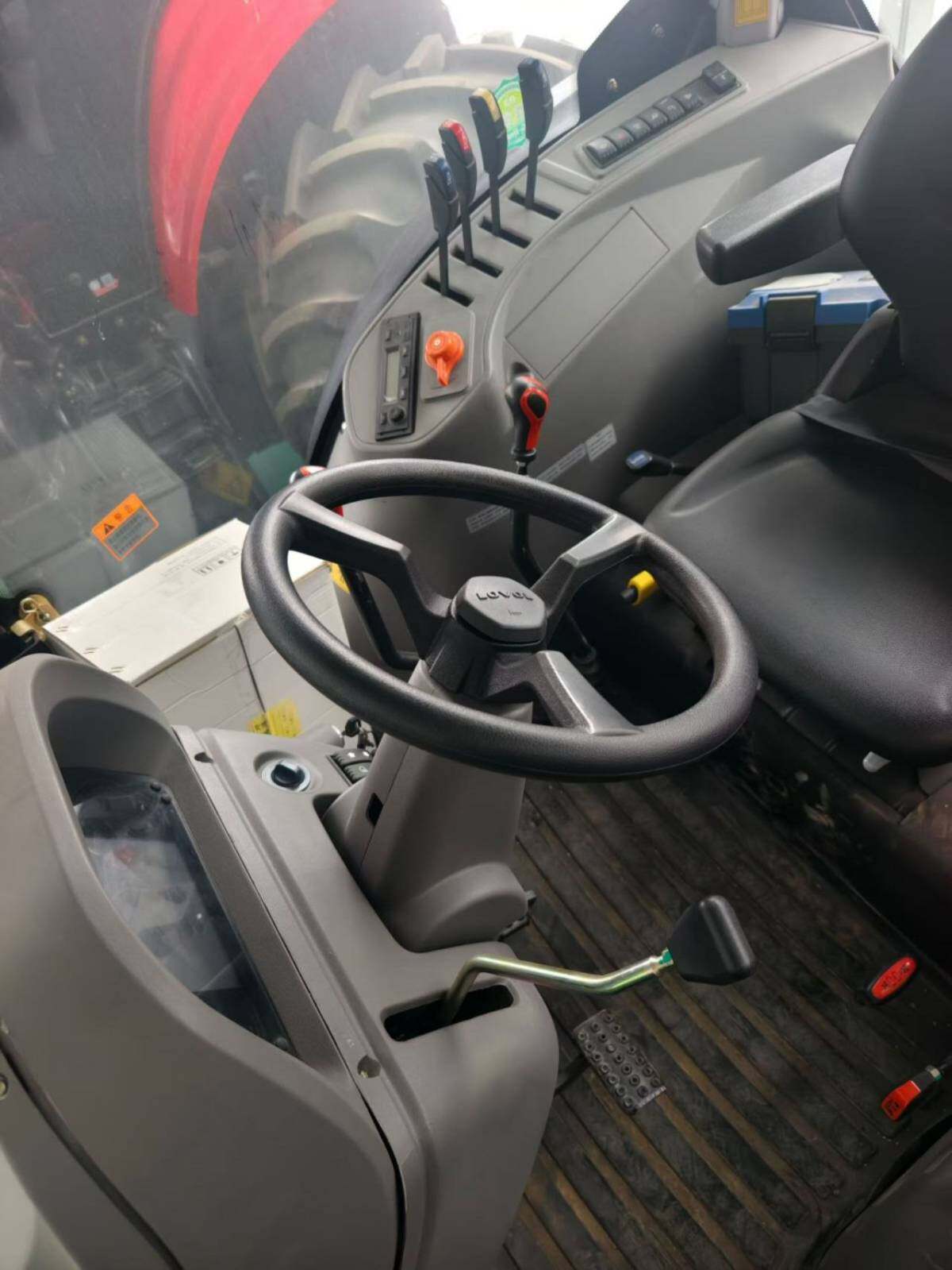 雷沃欧豹MW2304-6(G4)拖拉机