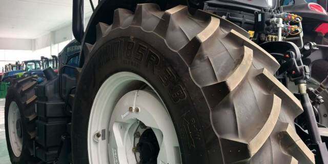 雷沃欧豹MW2304-6(G4)拖拉机