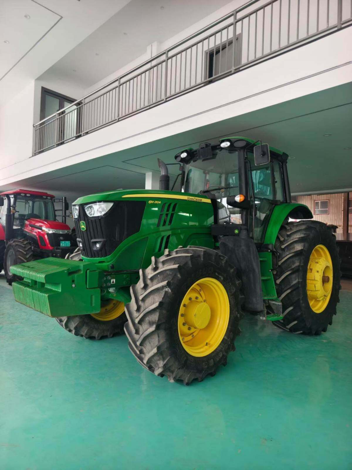 约翰迪尔6M-2104拖拉机