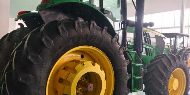 约翰迪尔6M-2104拖拉机