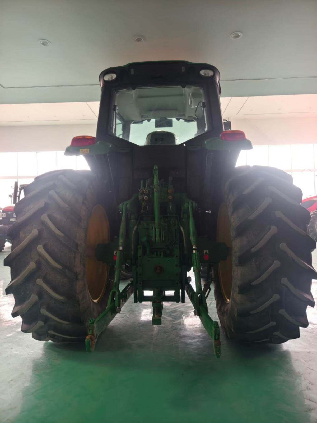 约翰迪尔6M-2104拖拉机