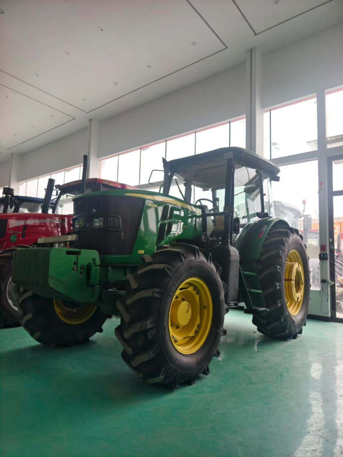 约翰迪尔6B-1404拖拉机