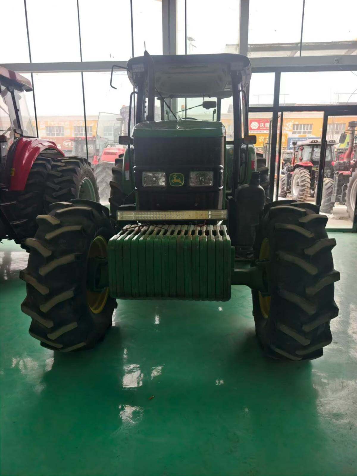 约翰迪尔6B-1404拖拉机