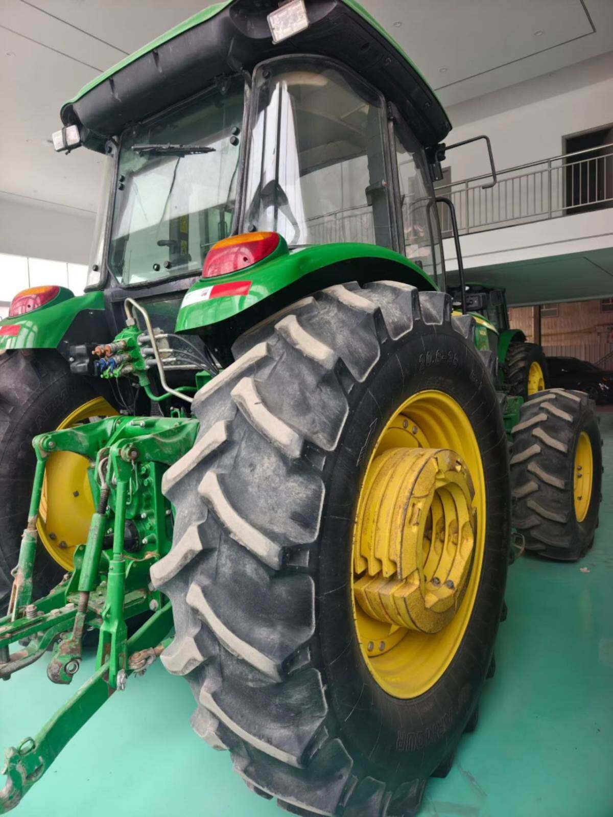 约翰迪尔6B-1404拖拉机