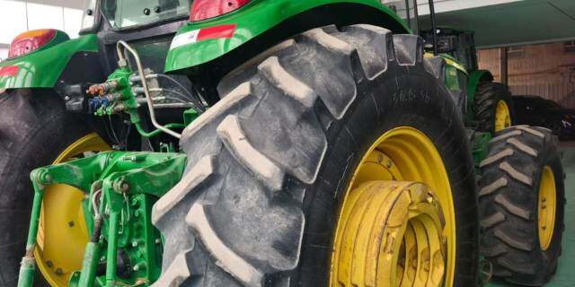 约翰迪尔6B-1404拖拉机