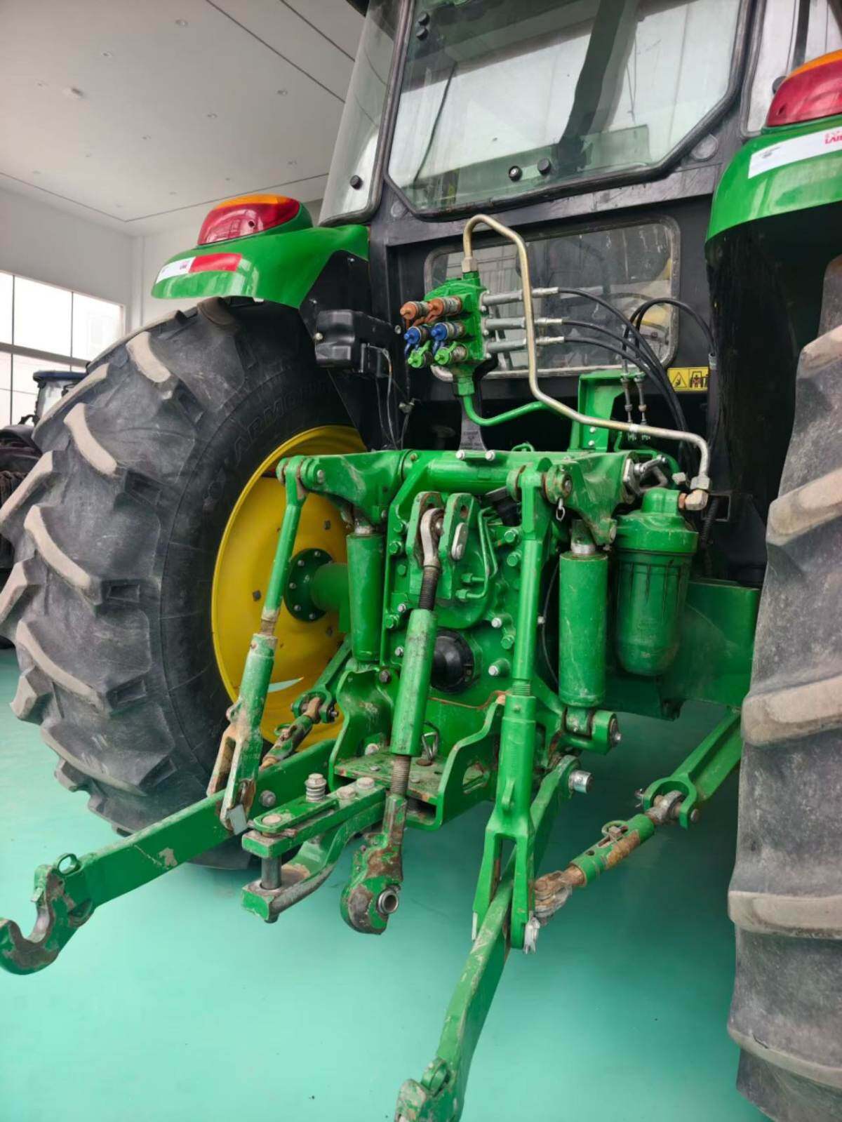 约翰迪尔6B-1404拖拉机