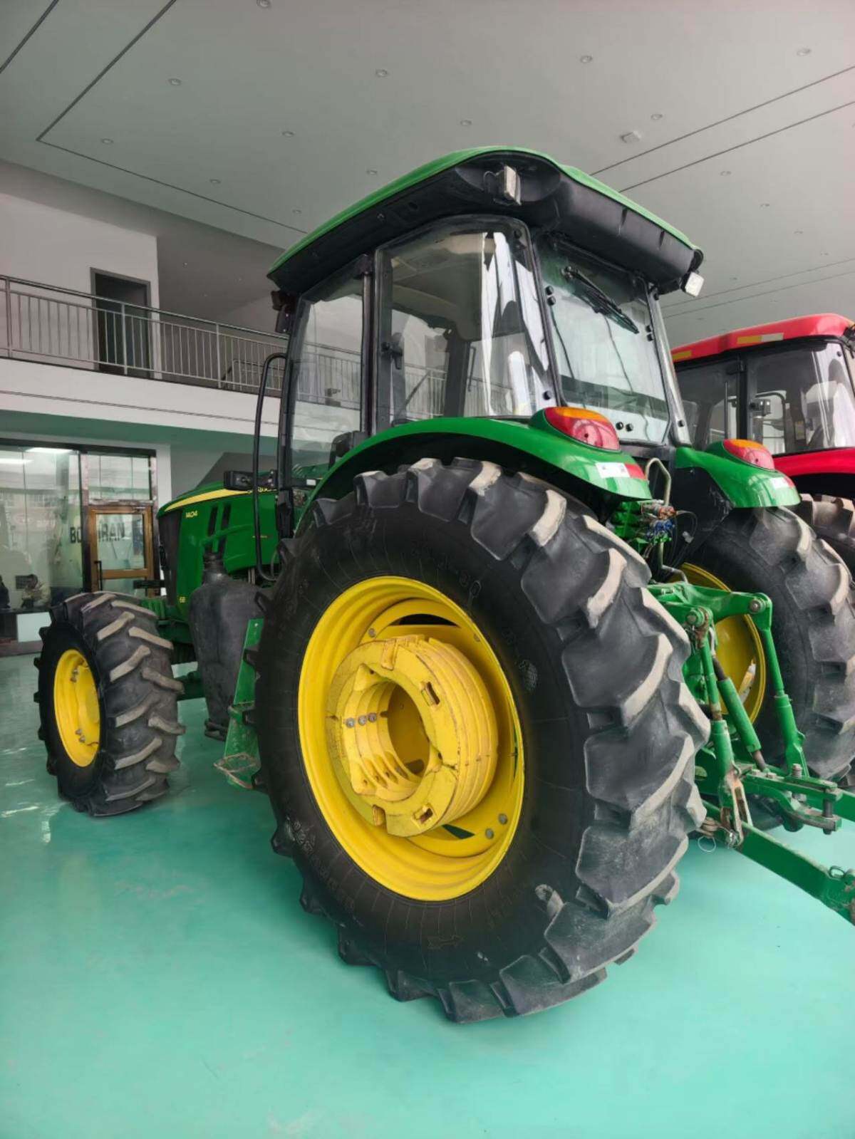 约翰迪尔6B-1404拖拉机