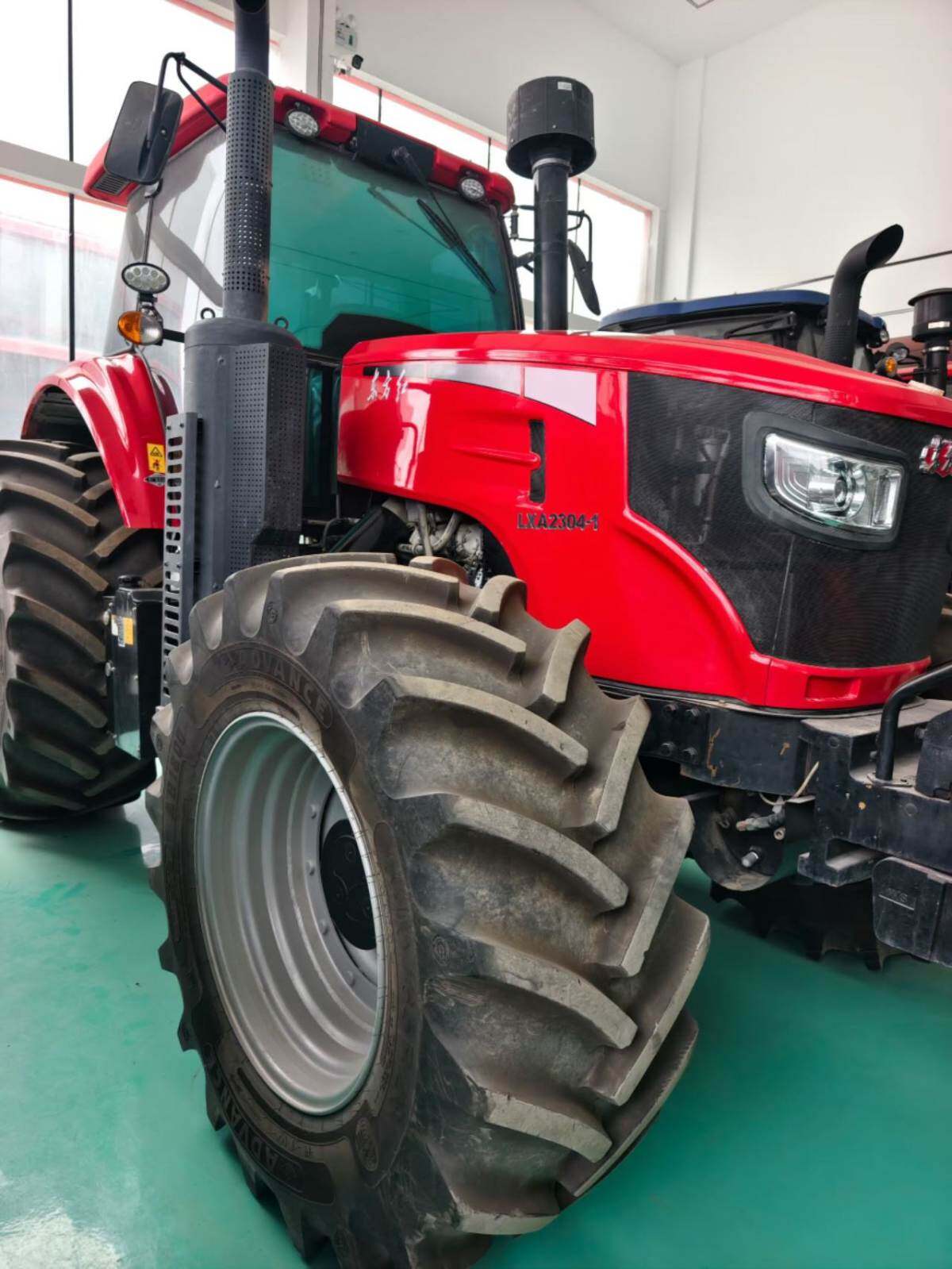 东方红LXA2304-1拖拉机