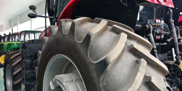 东方红LXA2304-1拖拉机