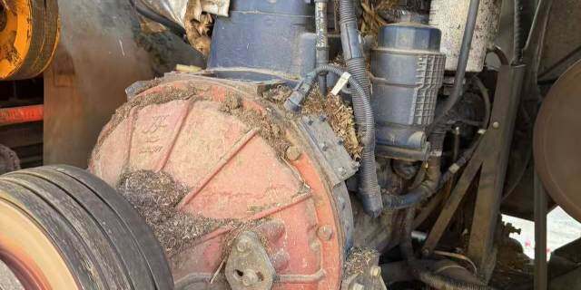 英虎四行玉米收割机。