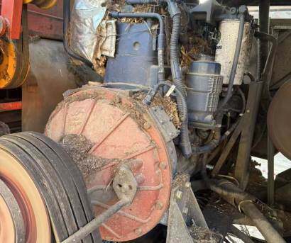 英虎四行玉米收割机。