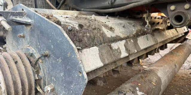 英虎四行玉米收割机。