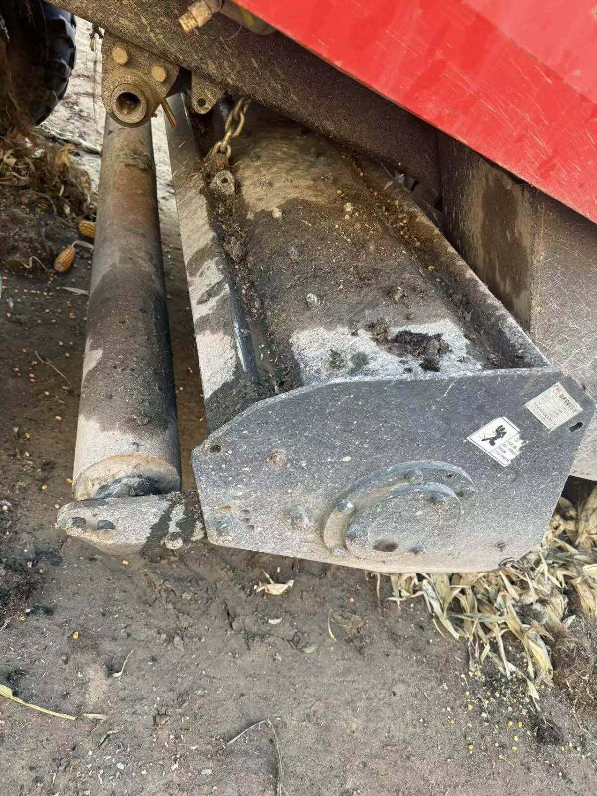 英虎四行玉米收割机。