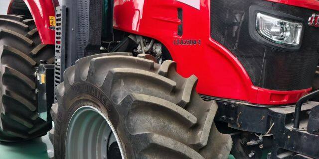 东方红LXA2304-1拖拉机