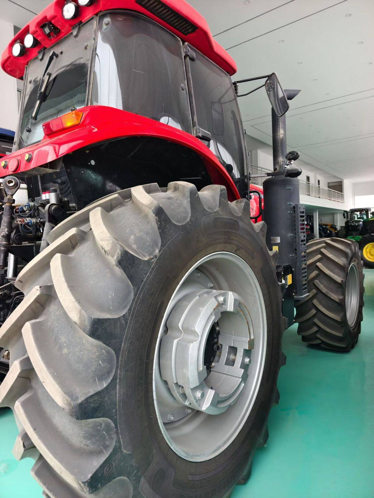 东方红LXA2304-1拖拉机