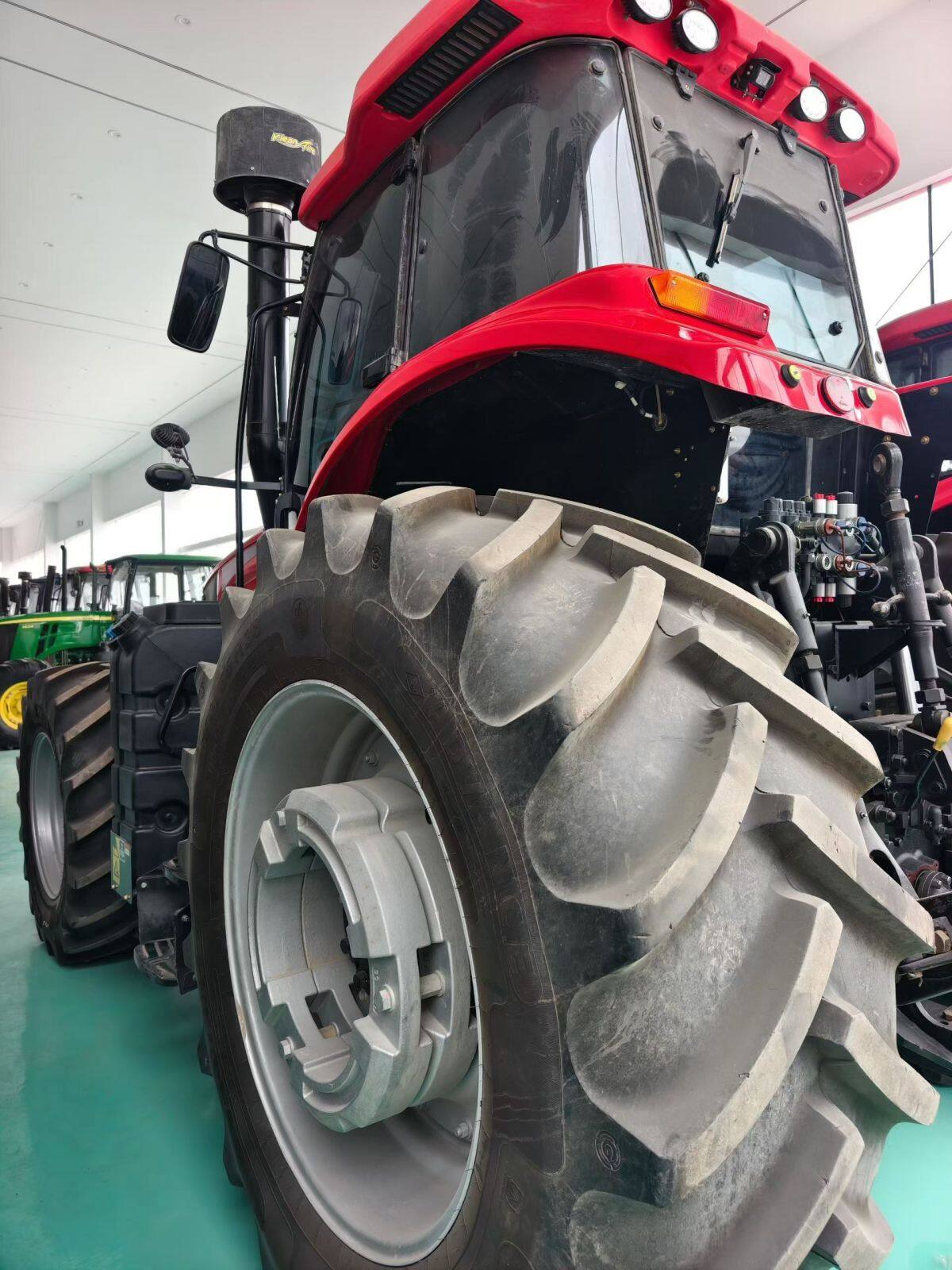 东方红LXA2304-1拖拉机