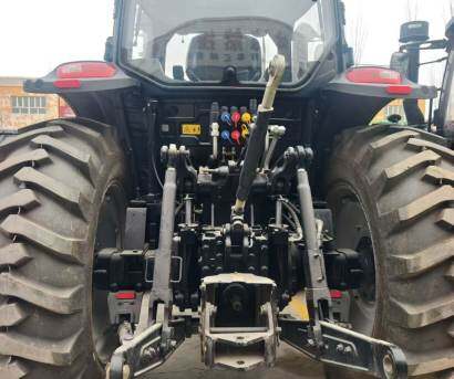 雷沃M1504-5R拖拉机