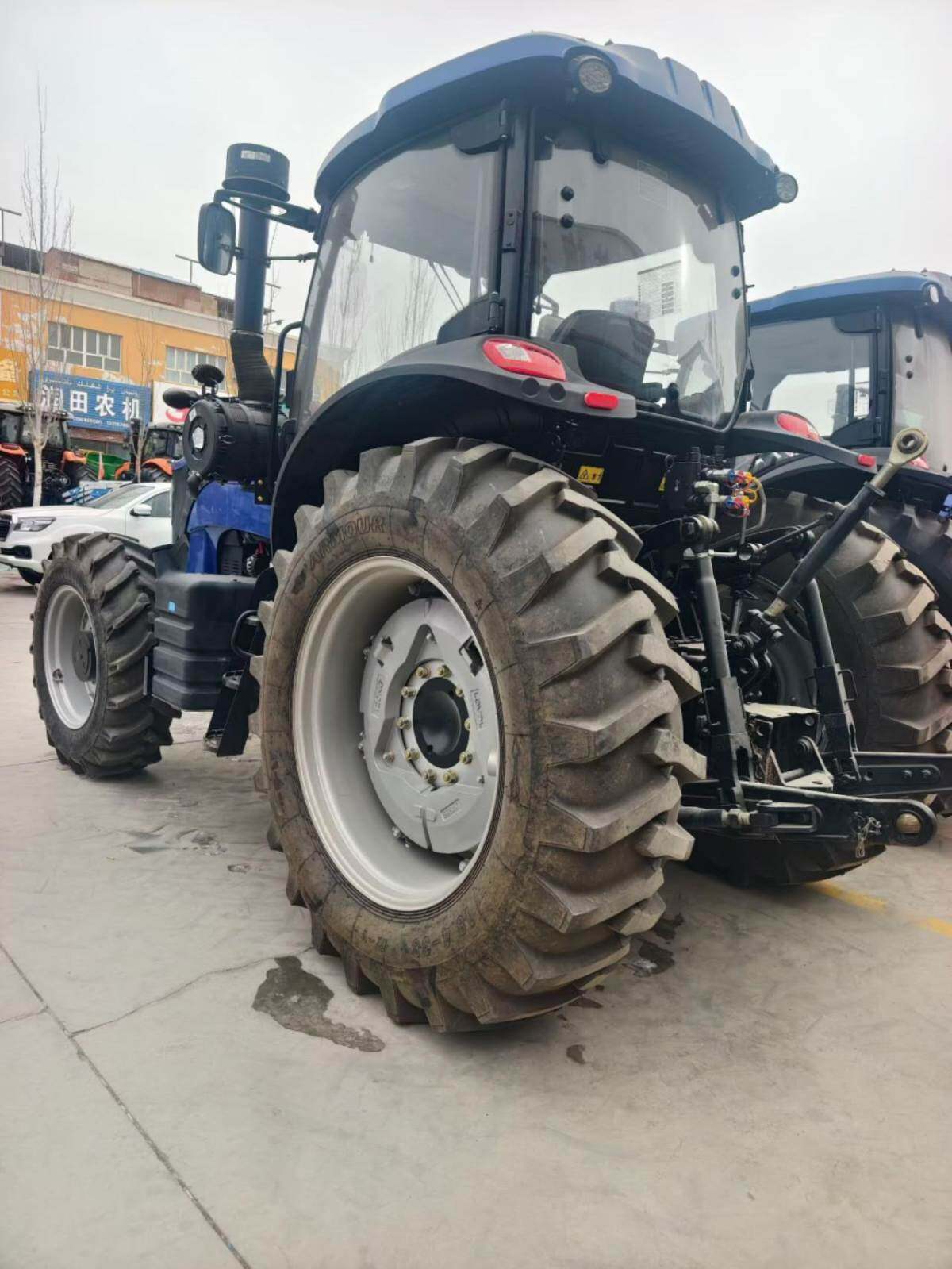 雷沃M1504-5R拖拉机