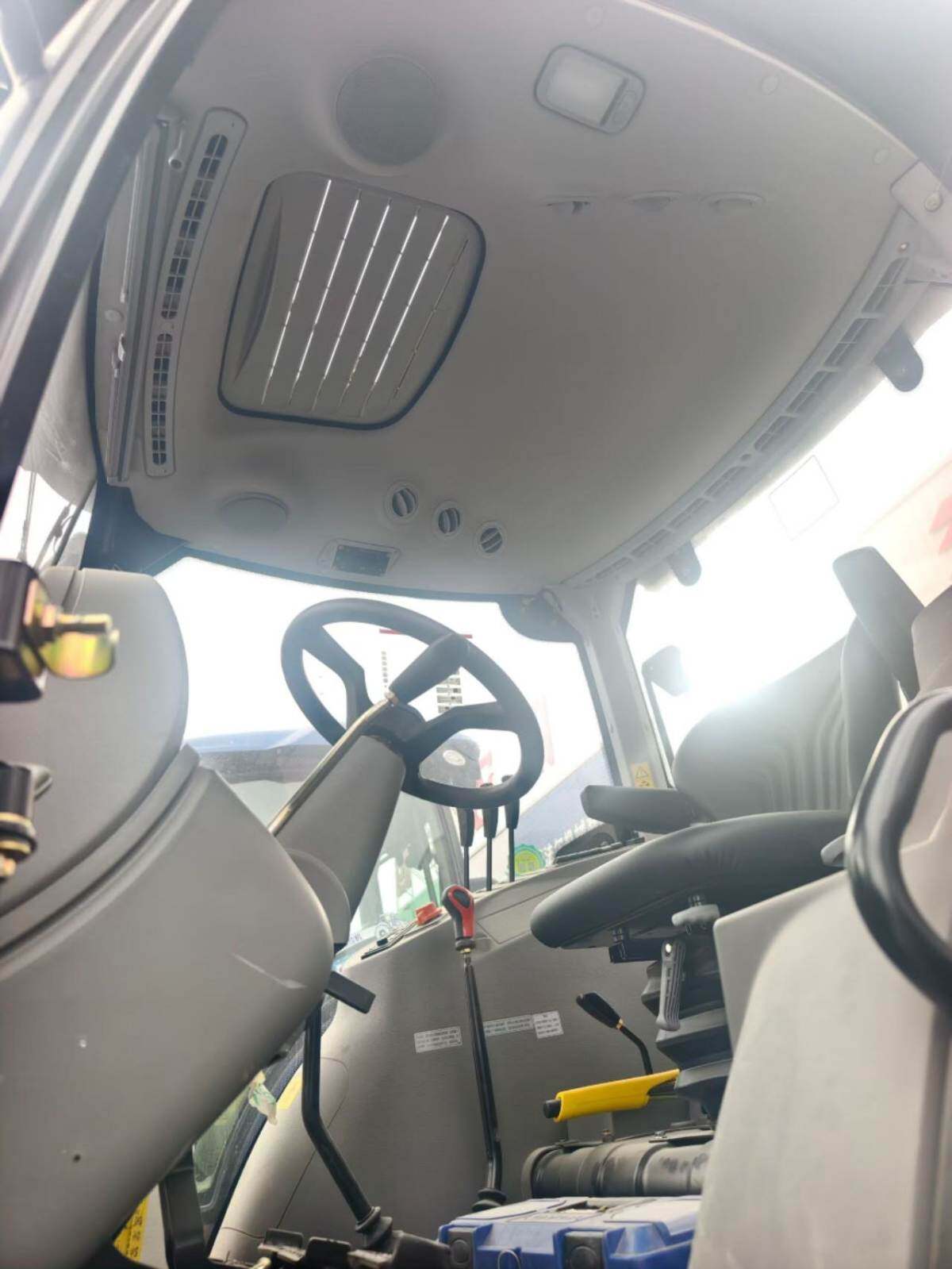 雷沃M1604-5R(G4)拖拉机