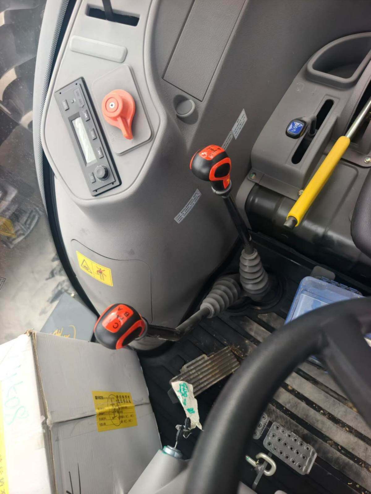 雷沃M1604-5R(G4)拖拉机