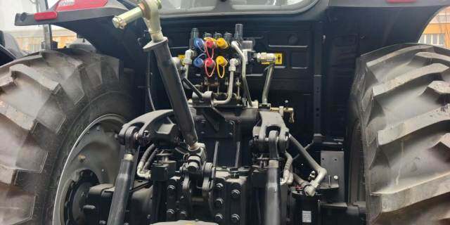 雷沃M1604-5R(G4)拖拉机