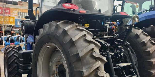 雷沃M1604-5R(G4)拖拉机