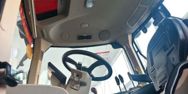 雷沃M2204-7RP1拖拉机