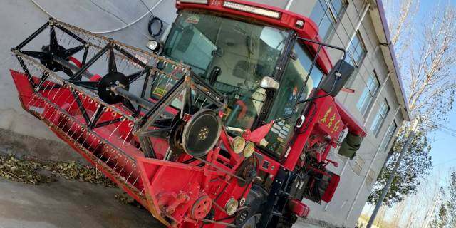 东方红Ak100小纵收割机