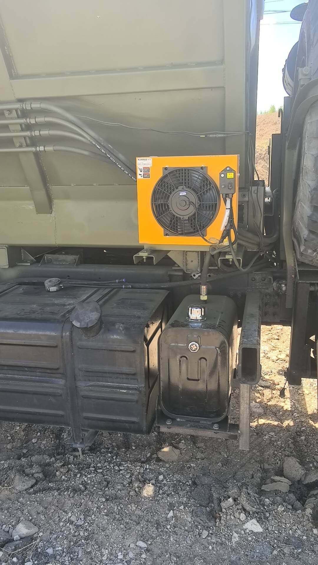 陕汽2153改装撒粪车