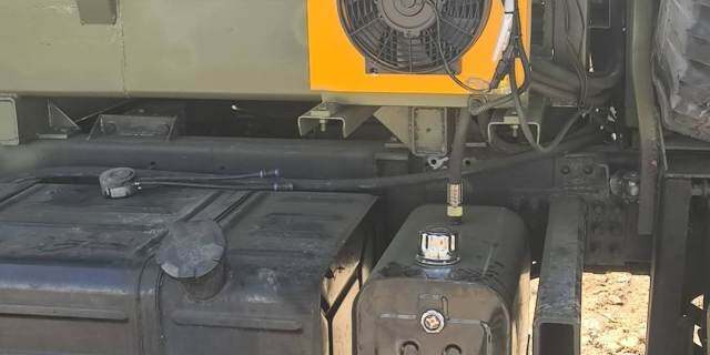 陕汽2153改装撒粪车