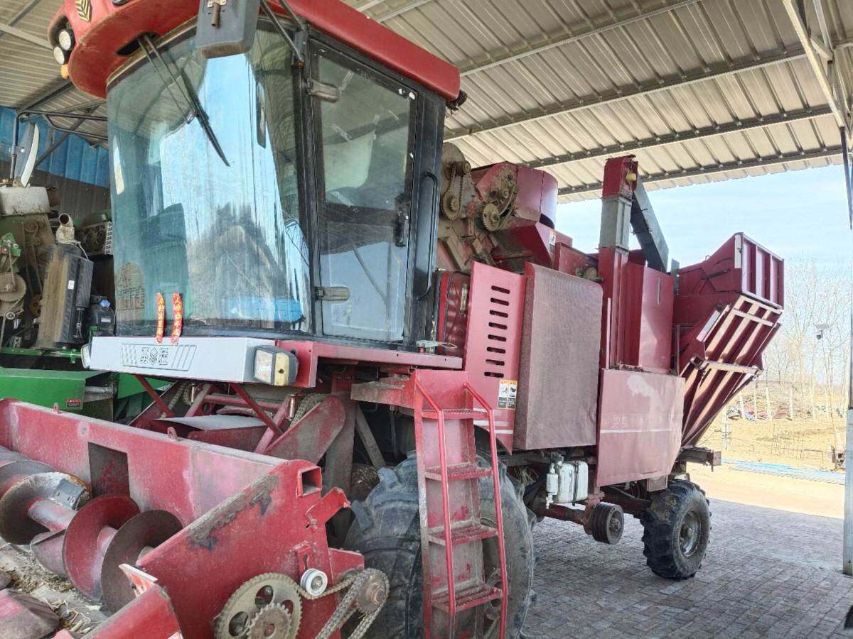 勇猛4YZ-5G玉米收割机