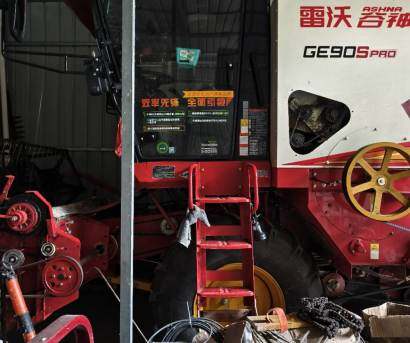 雷沃谷神GE90SPRO轮式谷物收获机