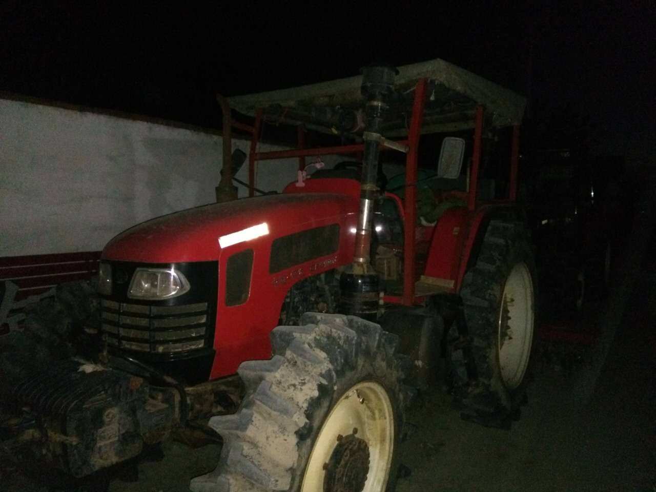 二手农机 江苏二手农机 类别:二手拖拉机 年份:2012年 价格:4.