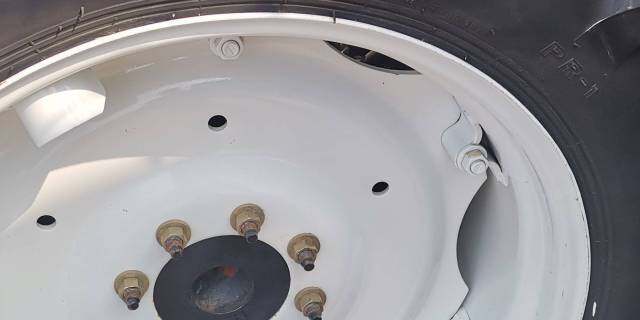 东方红ME704-N拖拉机