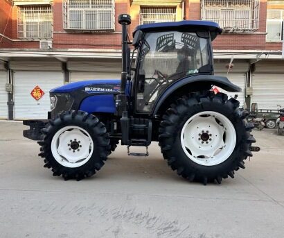 雷沃歐豹M1404-X輪式拖拉機(jī)