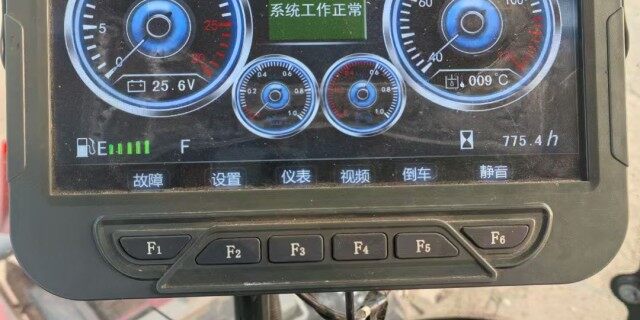 英虎玉米收割机