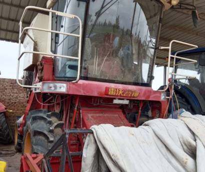 雷沃谷神GF60收割機(jī)