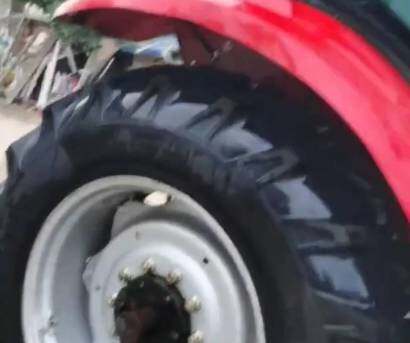 宏力HL1804G拖拉機(jī)