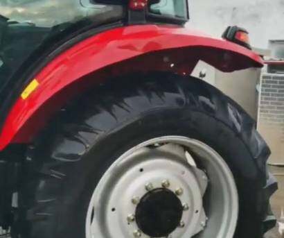 宏力HL1804G拖拉機(jī)